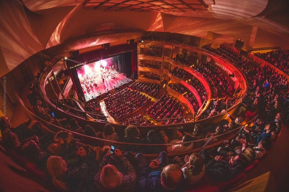 Theatre — Professional venue